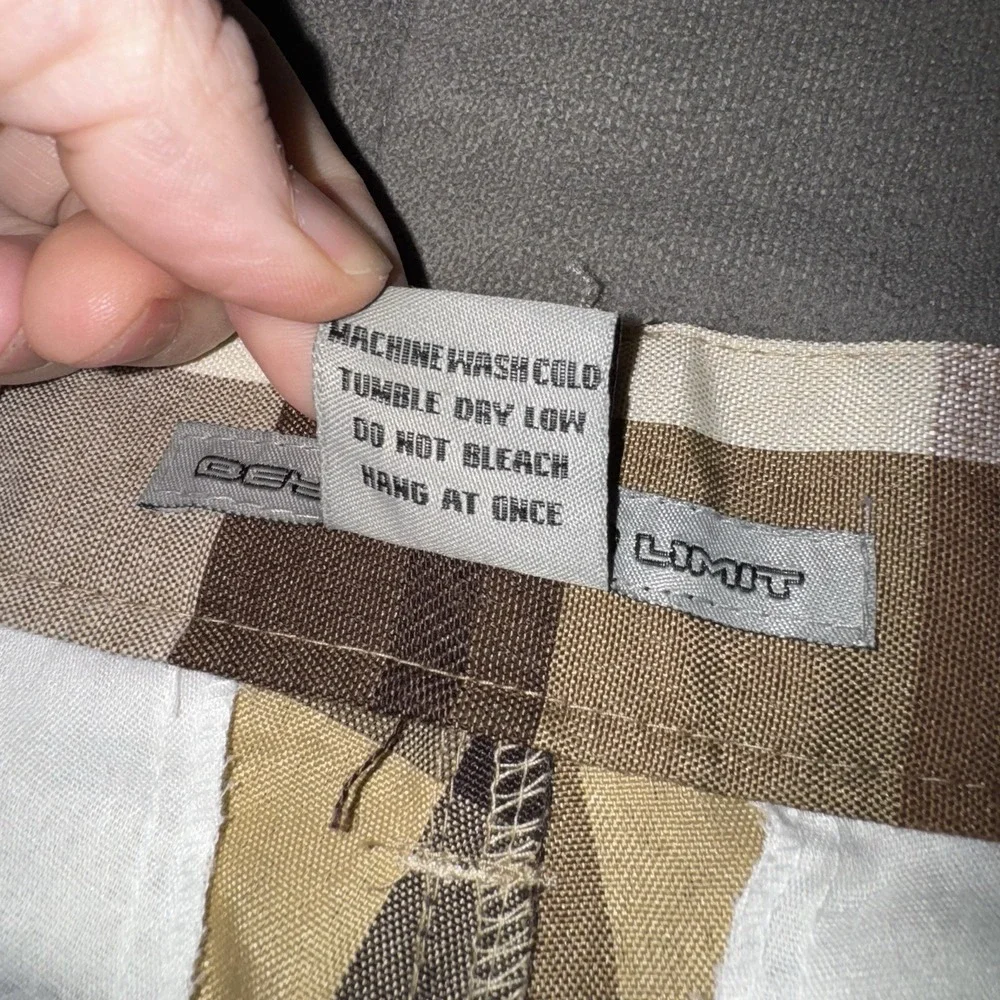 Beyond The Limit Y2K Plaid Cargo Shorts Brown Beige Mens 32 - 2000s Long Shorts